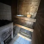 With Sauna And Fireplace شقة *